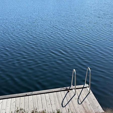 Lyseren Waterfront Cabin Omberg المظهر الخارجي الصورة