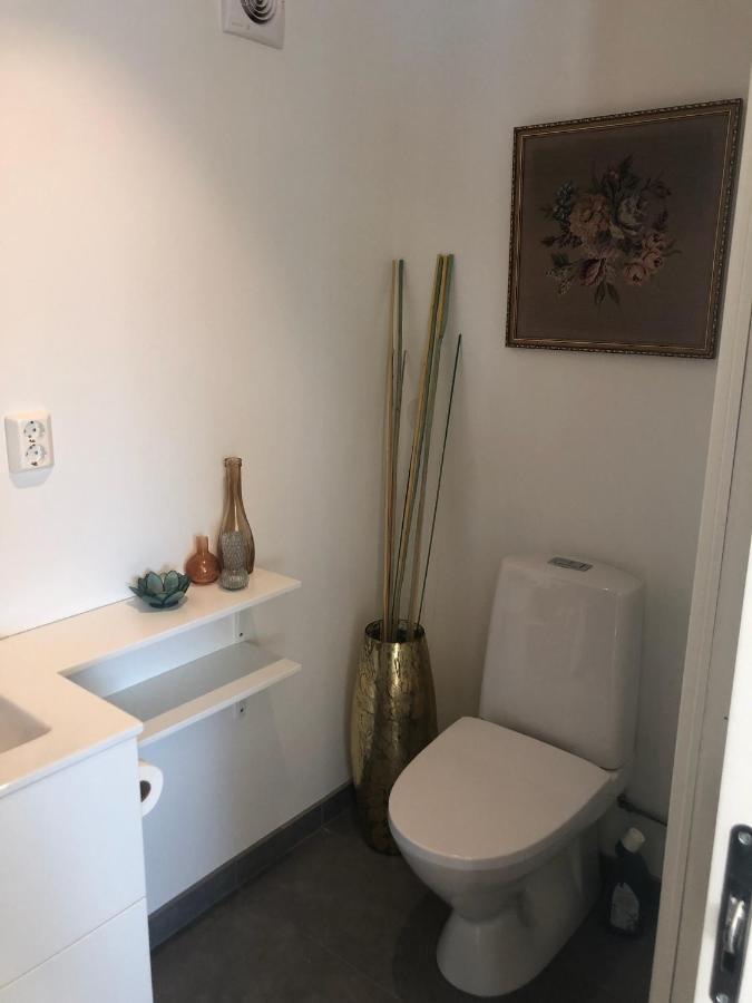 Lyseren Waterfront Cabin Omberg المظهر الخارجي الصورة