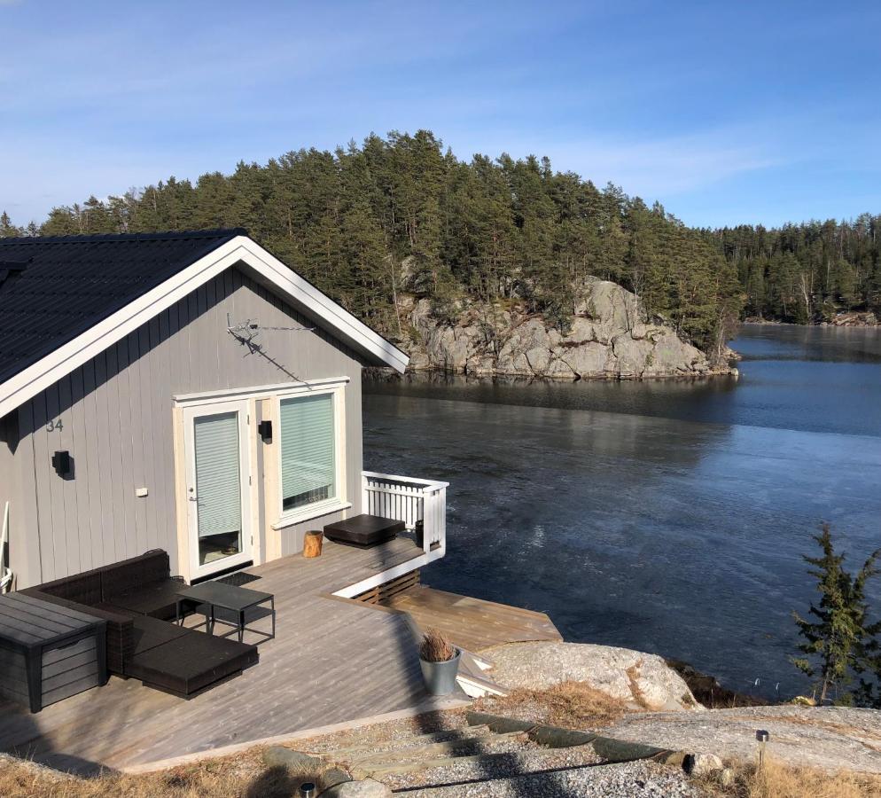 Lyseren Waterfront Cabin Omberg المظهر الخارجي الصورة