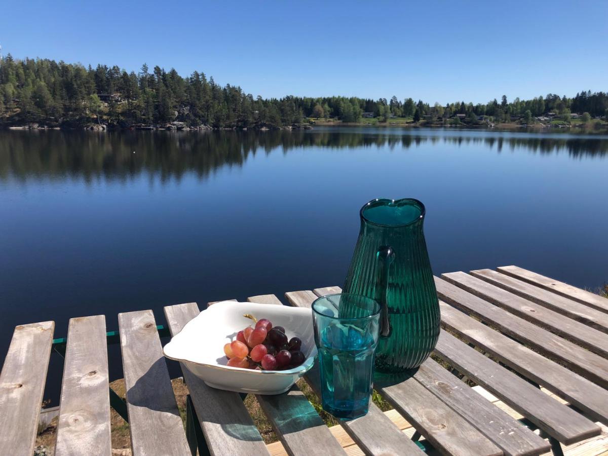 Lyseren Waterfront Cabin Omberg المظهر الخارجي الصورة